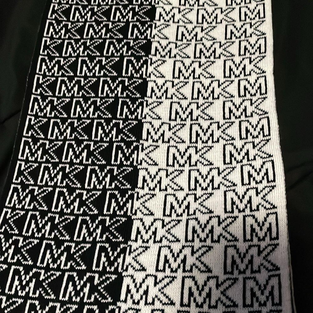 Michael Kors Scarf - NWT - Picture 3 of 5